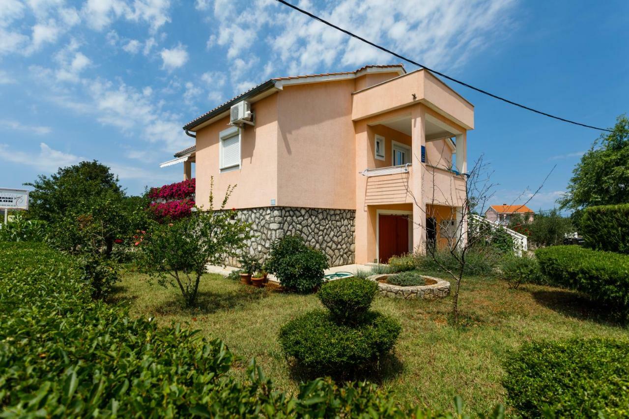 Vrh  Apartman Dobrila מראה חיצוני תמונה