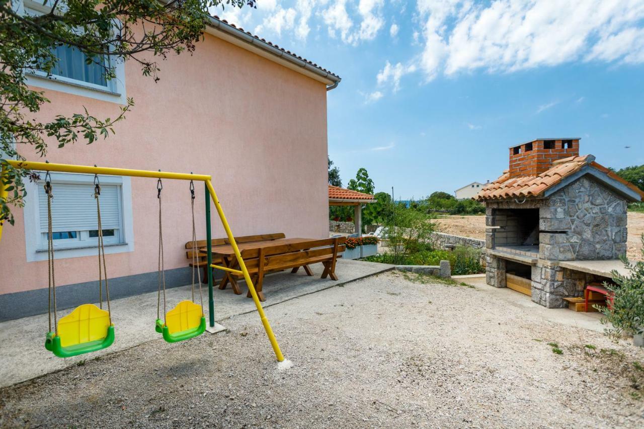Vrh  Apartman Dobrila מראה חיצוני תמונה